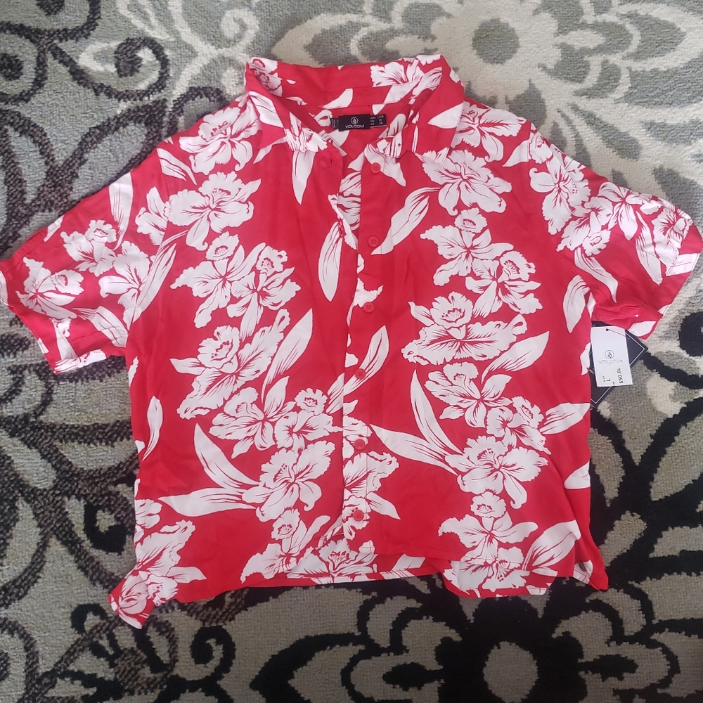New Volcom Button Up summer shirt. Red floral. Large. Top, blouse.
